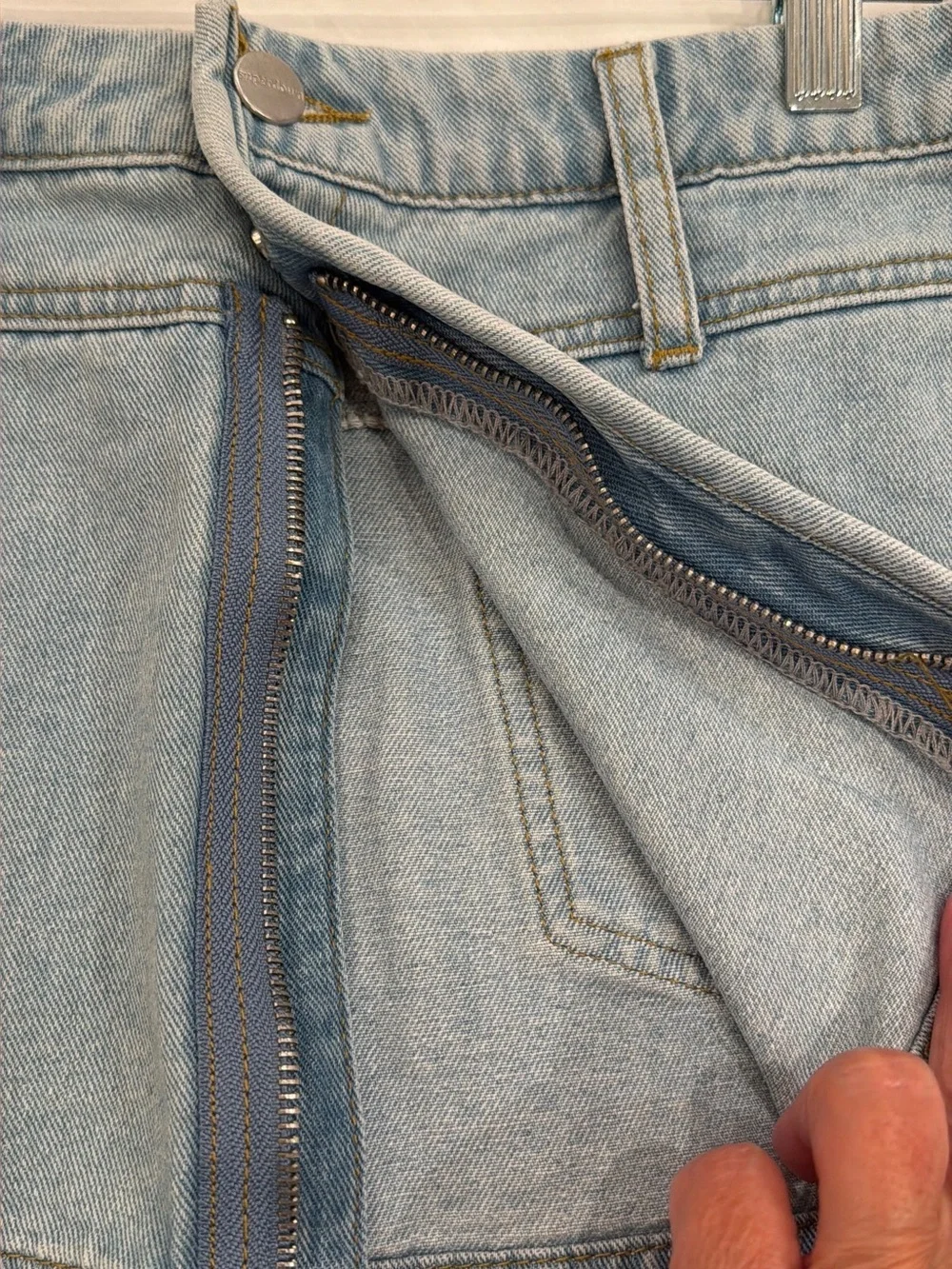 superdown zippered front